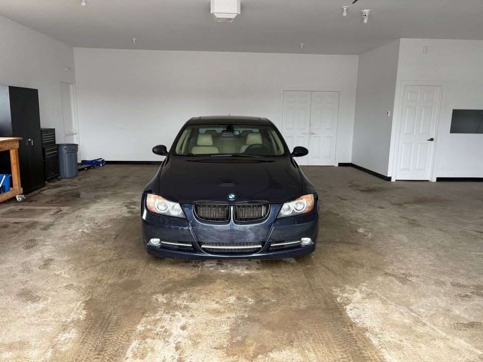 BMW 335xi 2008 - Image 1