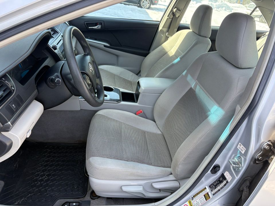 Toyota Camry Hybrid 2012 - Image 6