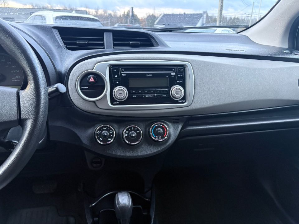 Toyota Yaris 2012 - Image 8