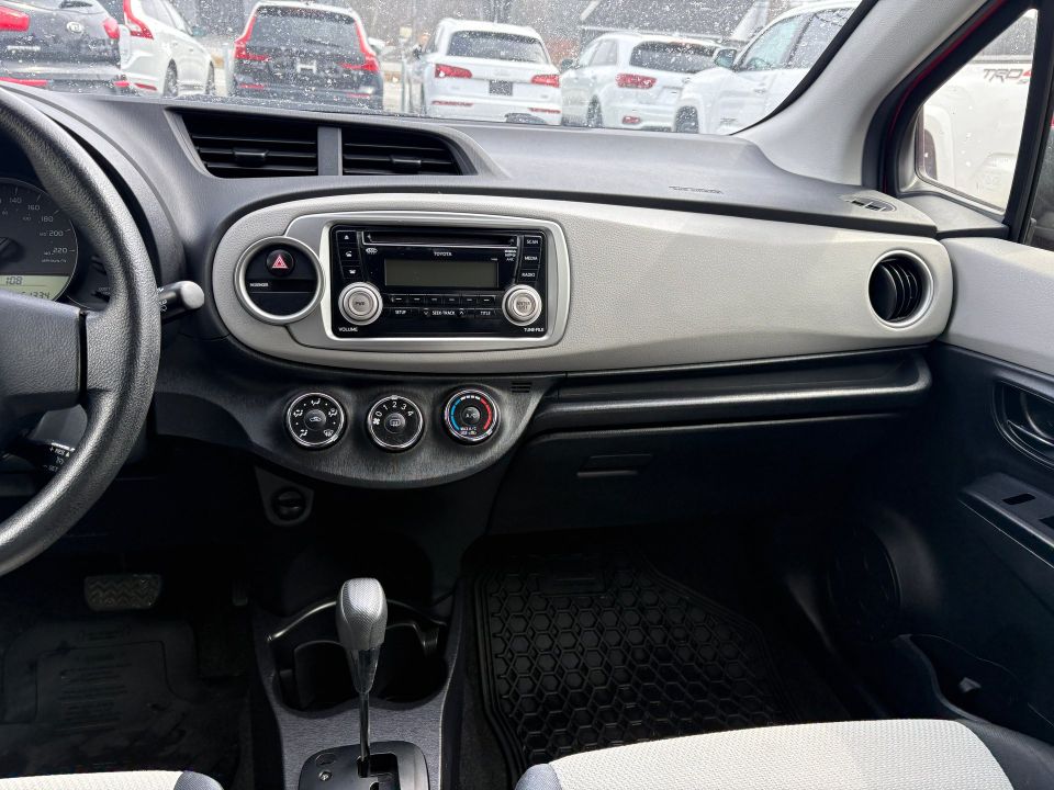 Toyota Yaris 2013 - Image 8