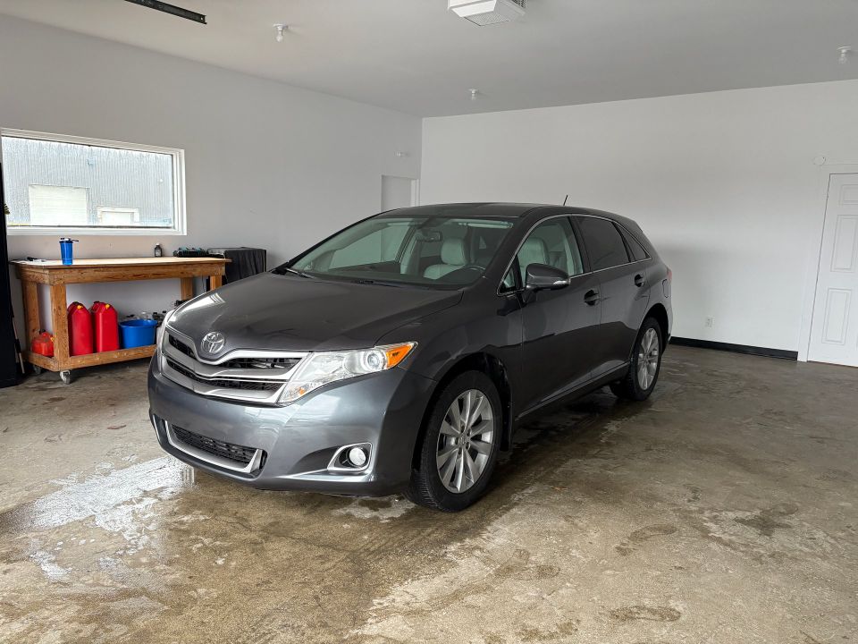 Toyota Venza 2014 - Image 2