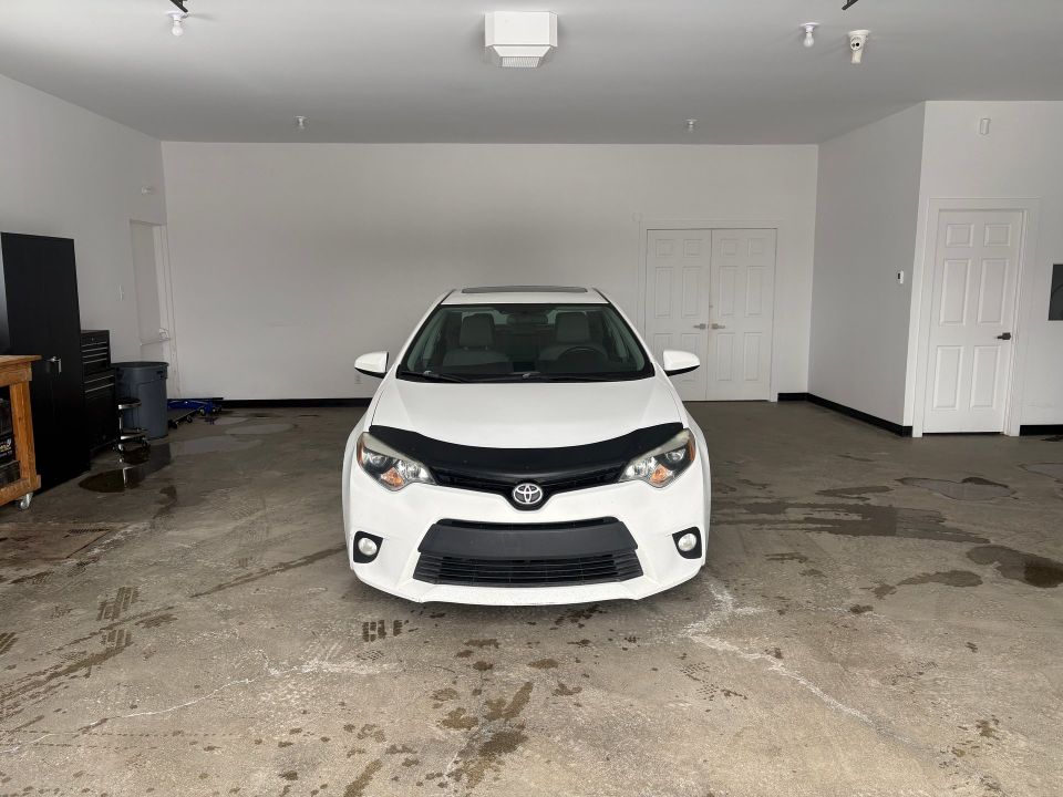Toyota Corolla 2014 - Image 1