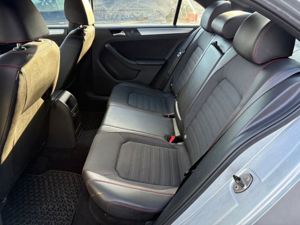 Volkswagen Jetta 2014 - Image 9
