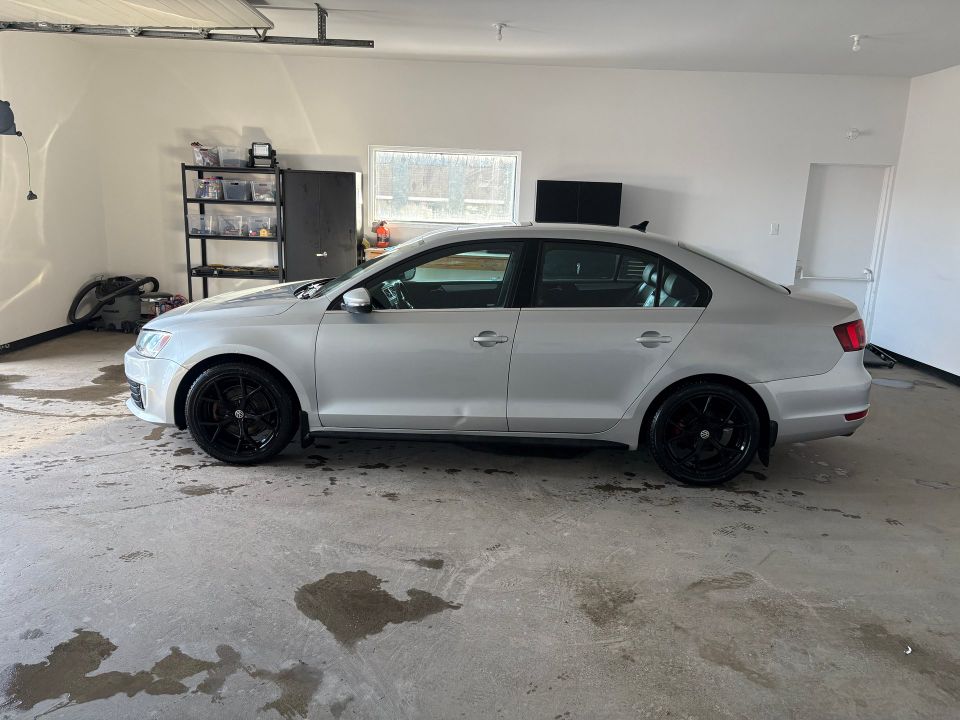 Volkswagen Jetta 2014 - Image 3