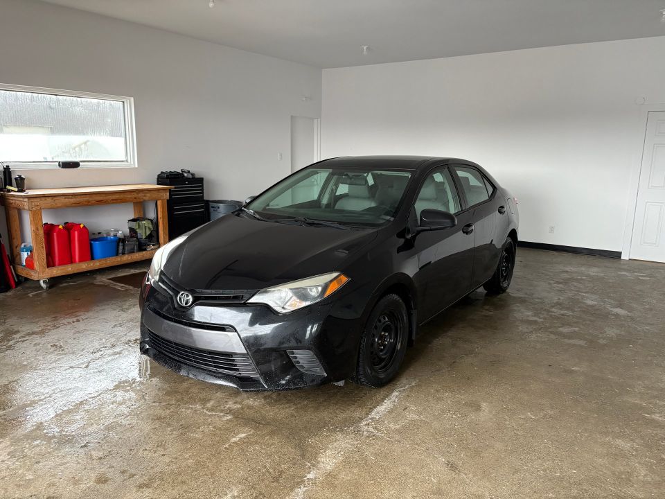Toyota Corolla 2015 - Image 2
