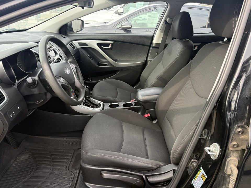 Hyundai Elantra 2015 - Image 6