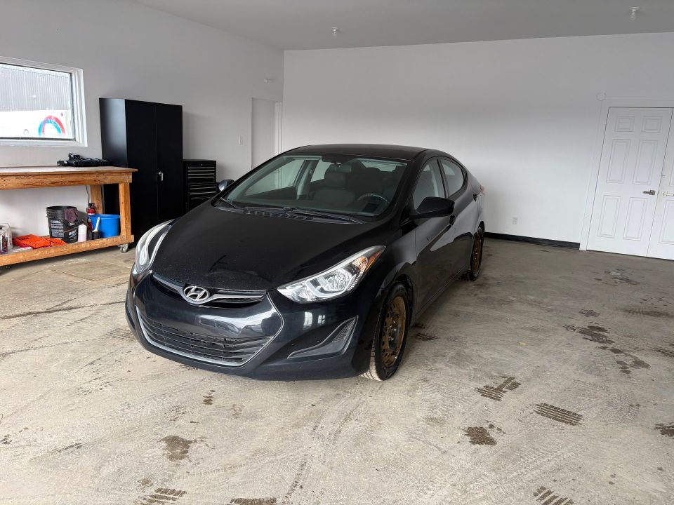 Hyundai Elantra 2015 - Image 2