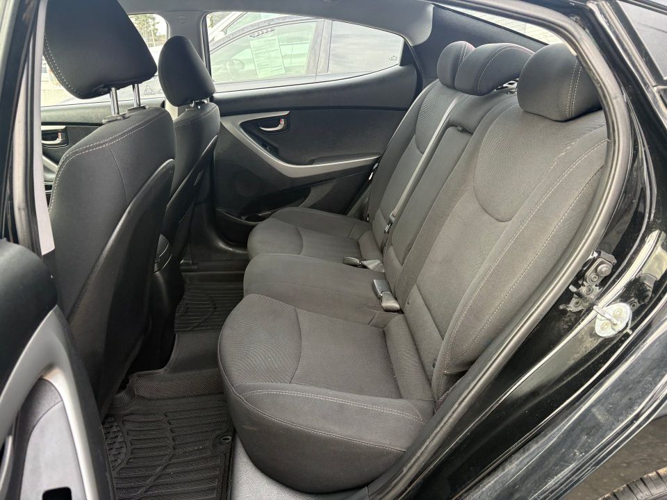Hyundai Elantra 2015 - Image 9
