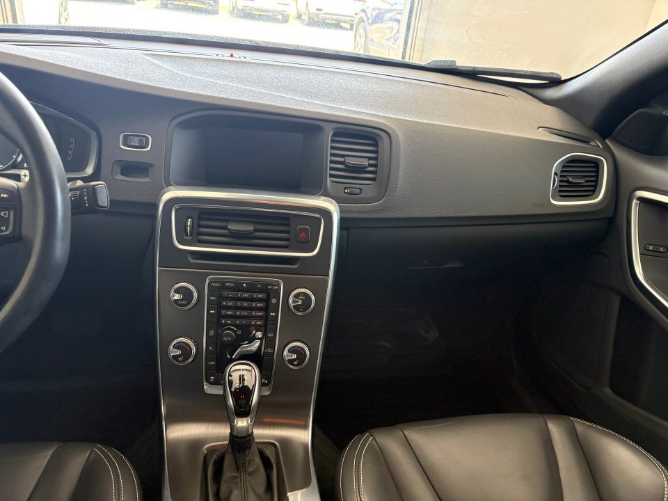 Volvo S60 2015 - Image 8