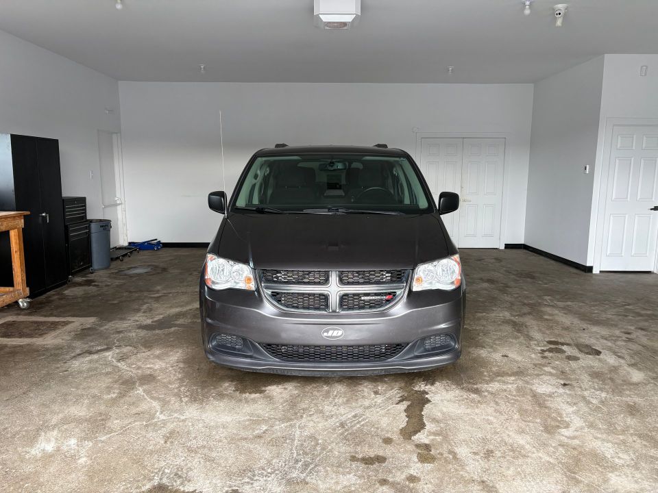 Dodge Grand Caravan 2015 - Image 1
