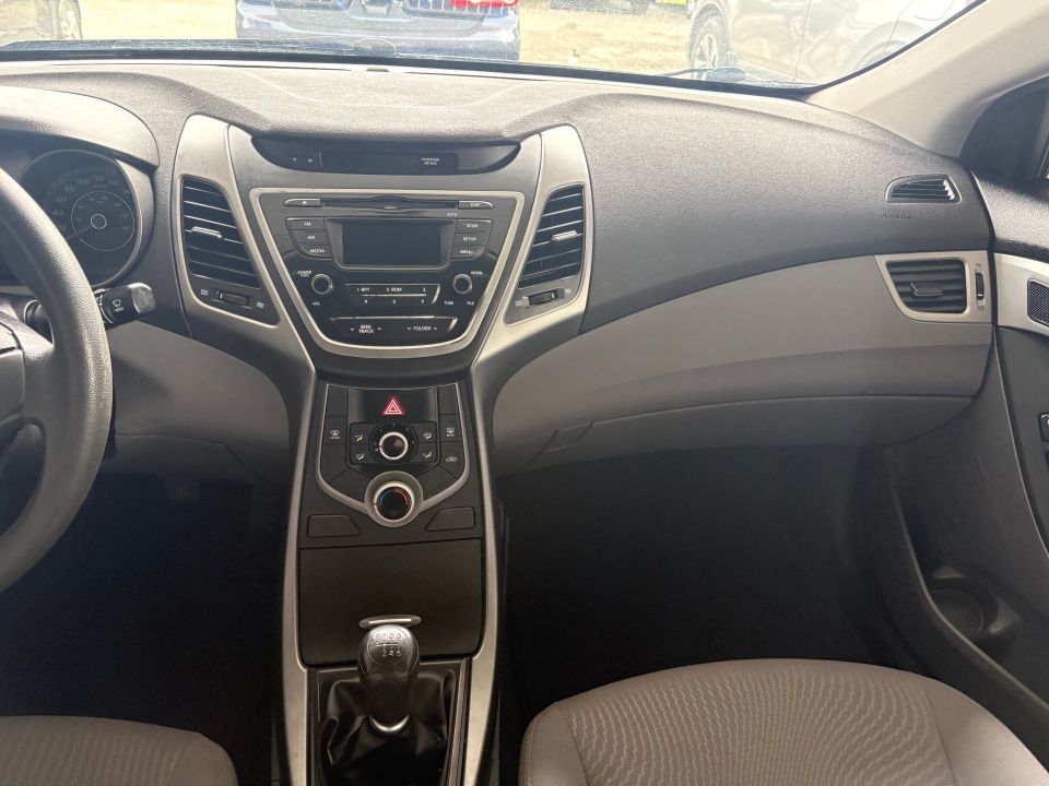Hyundai Elantra 2015 - Image 8