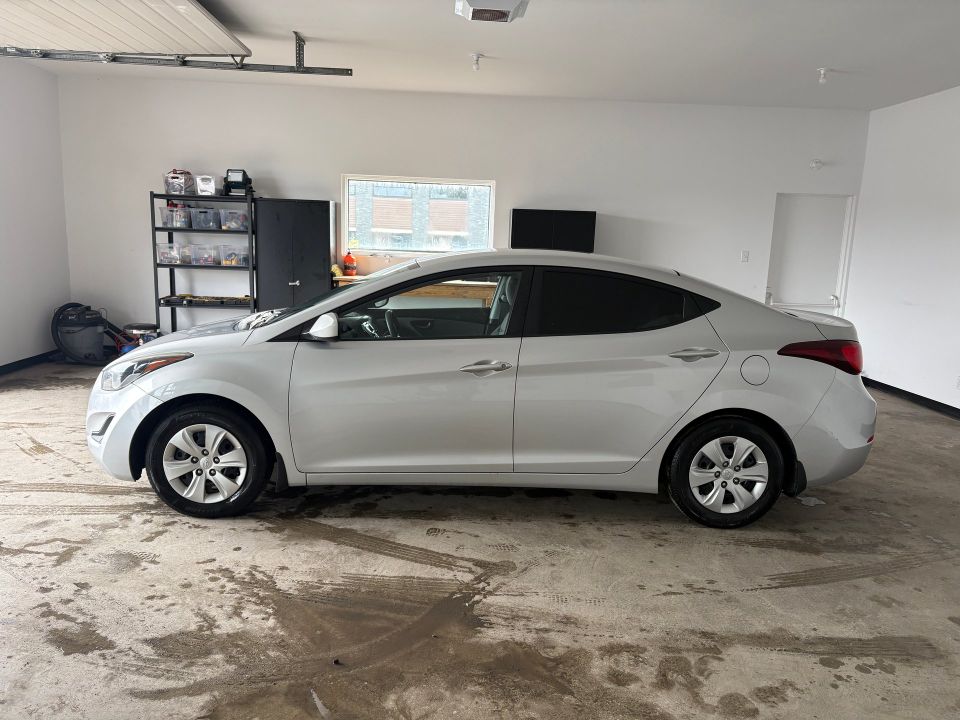 Hyundai Elantra 2015 - Image 3