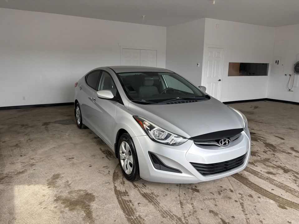 Hyundai Elantra 2015 - Image 4