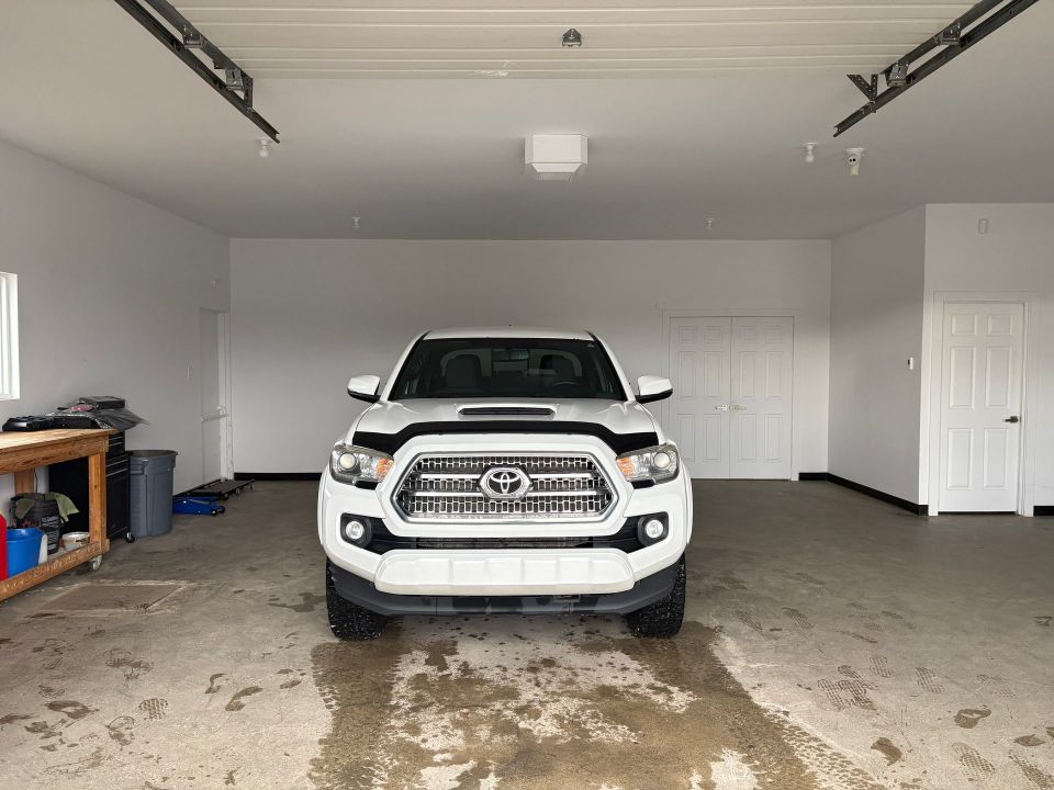Toyota Tacoma 2017 - Image 1