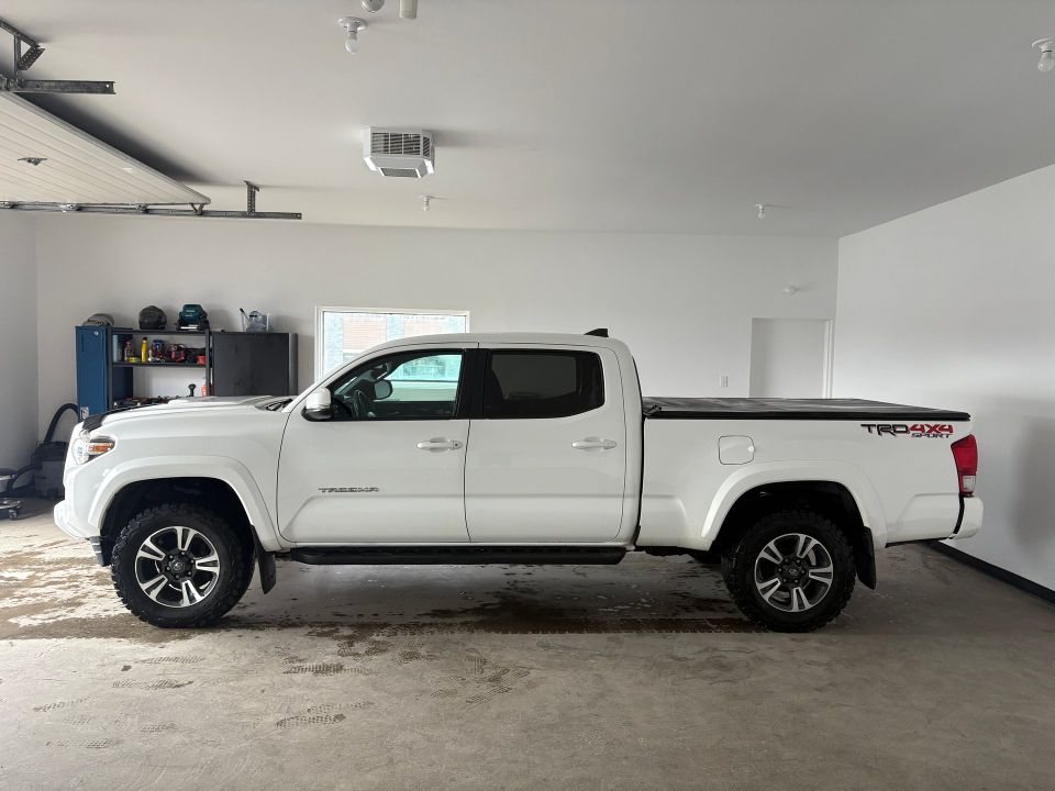 Toyota Tacoma 2017 - Image 3