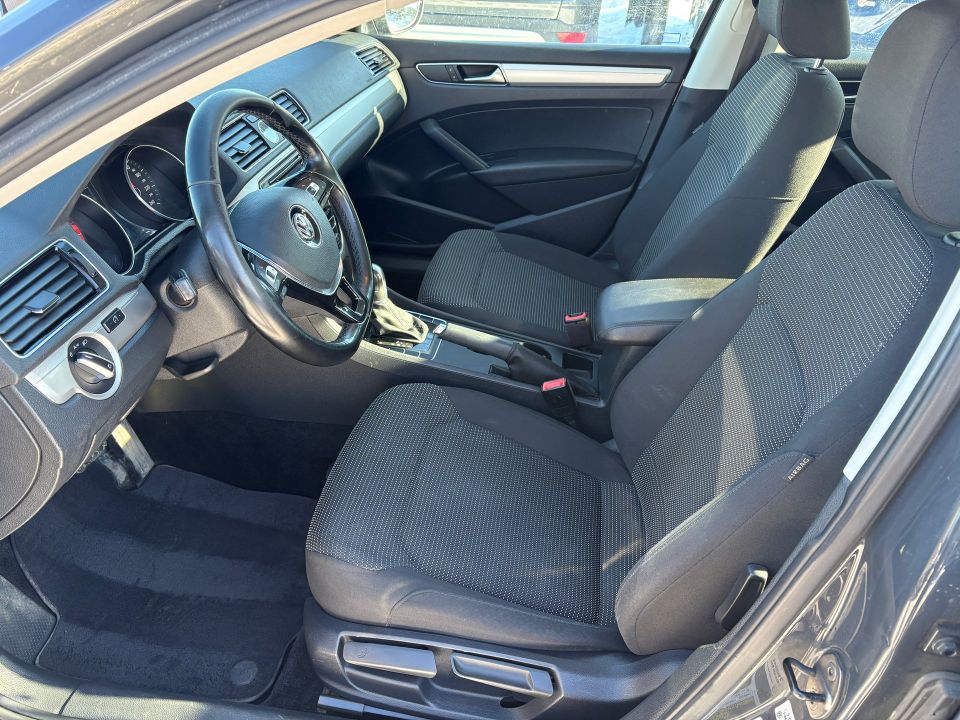 Volkswagen Passat 2017 - Image 6