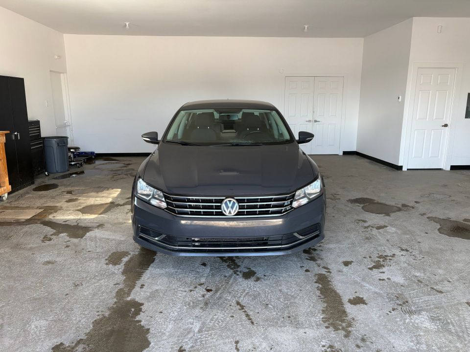 Volkswagen Passat 2017 - Image 1