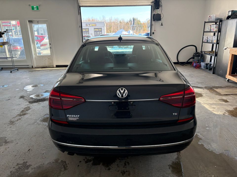 Volkswagen Passat 2017 - Image 5