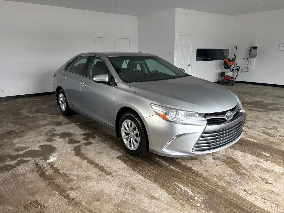 Toyota Camry 2017 - Image 4