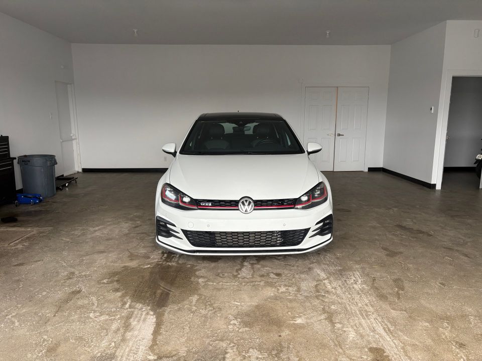 Volkswagen Golf GTI 2018 - Image 1