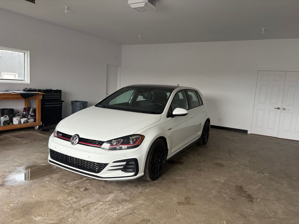 Volkswagen Golf GTI 2018 - Image 2