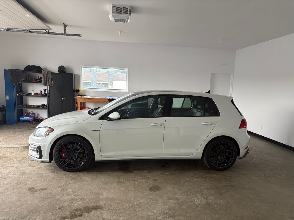 Volkswagen Golf GTI 2018 - Image 3