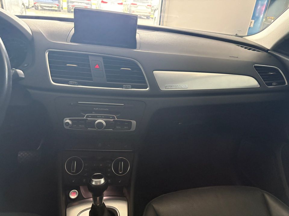Audi Q3 2018 - Image 8