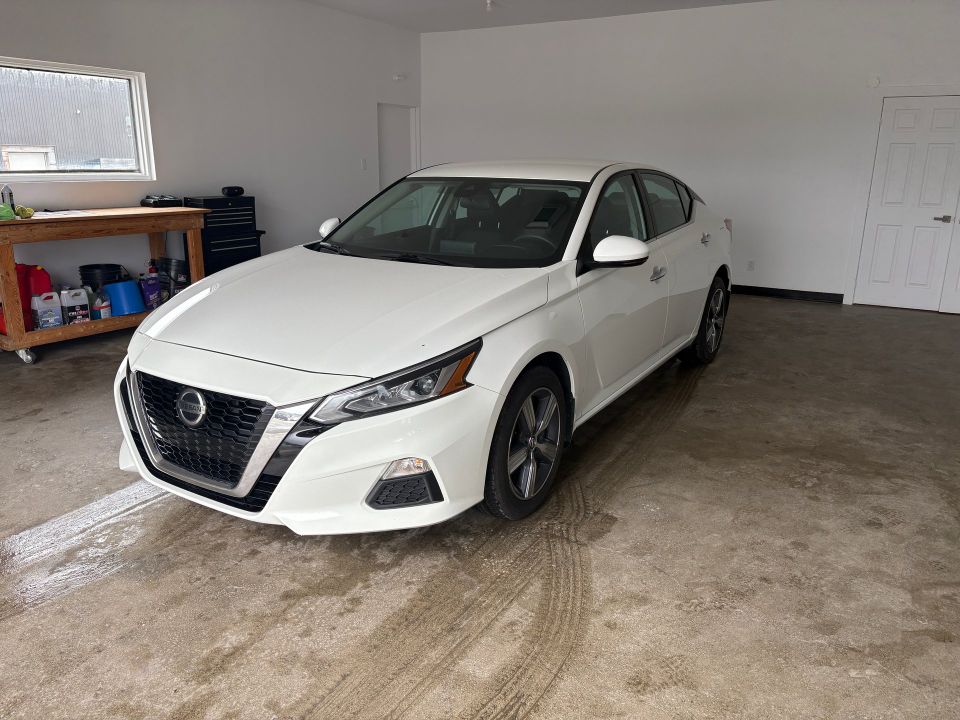 Nissan Altima 2021 - Image 2