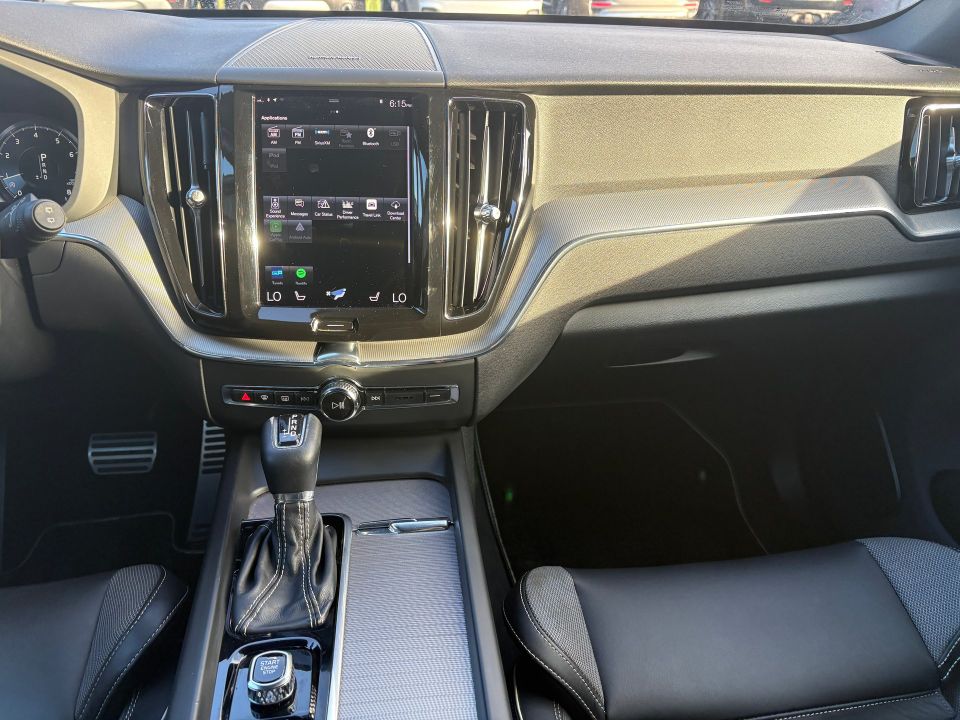 Volvo XC60 2021 - Image 8