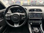 Jaguar XE 2018 - Thumbnail 7